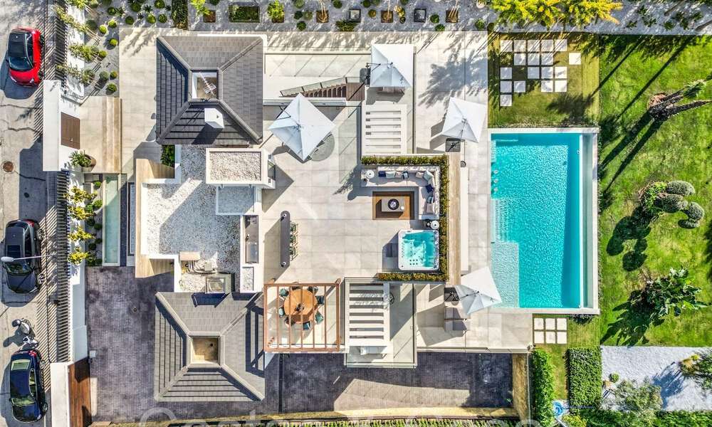Modernistische luxevilla te koop in een exclusieve, afgeschermde woonwijk op de Golden Mile van Marbella 67631