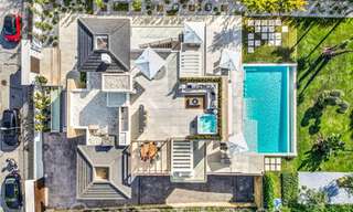 Modernistische luxevilla te koop in een exclusieve, afgeschermde woonwijk op de Golden Mile van Marbella 67631 