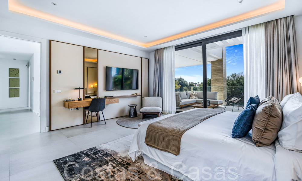 Modernistische luxevilla te koop in een exclusieve, afgeschermde woonwijk op de Golden Mile van Marbella 67635