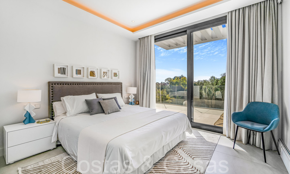 Modernistische luxevilla te koop in een exclusieve, afgeschermde woonwijk op de Golden Mile van Marbella 67641