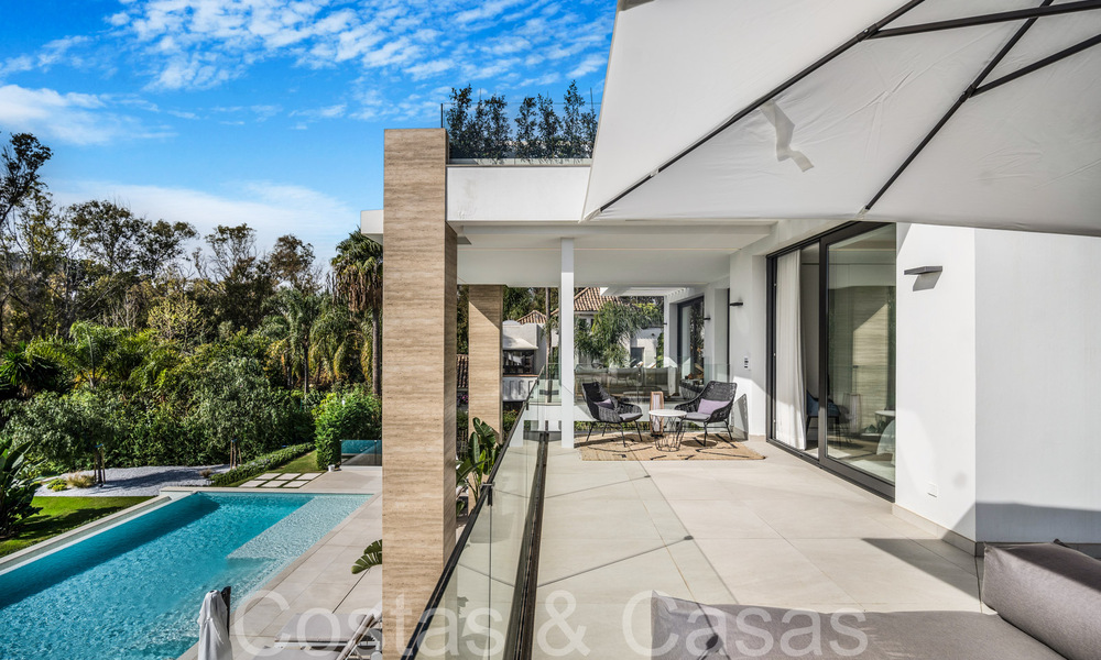 Modernistische luxevilla te koop in een exclusieve, afgeschermde woonwijk op de Golden Mile van Marbella 67645