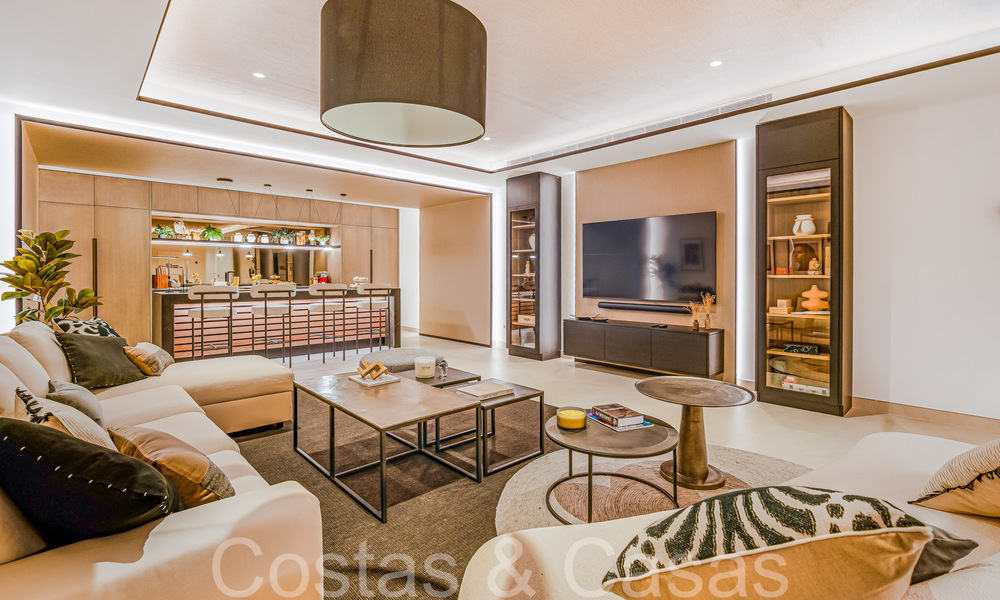 Modernistische luxevilla te koop in een exclusieve, afgeschermde woonwijk op de Golden Mile van Marbella 67654