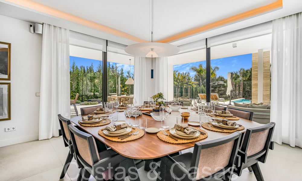 Modernistische luxevilla te koop in een exclusieve, afgeschermde woonwijk op de Golden Mile van Marbella 67670