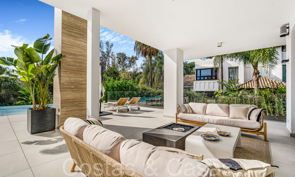 Modernistische luxevilla te koop in een exclusieve, afgeschermde woonwijk op de Golden Mile van Marbella 67680