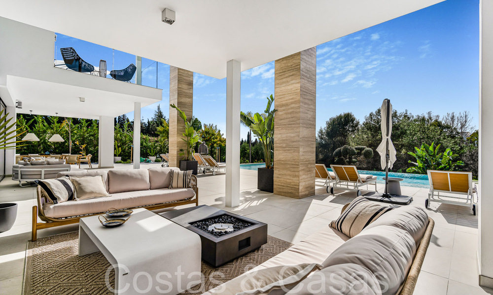 Modernistische luxevilla te koop in een exclusieve, afgeschermde woonwijk op de Golden Mile van Marbella 67681