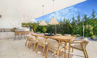 Modernistische luxevilla te koop in een exclusieve, afgeschermde woonwijk op de Golden Mile van Marbella 67684 