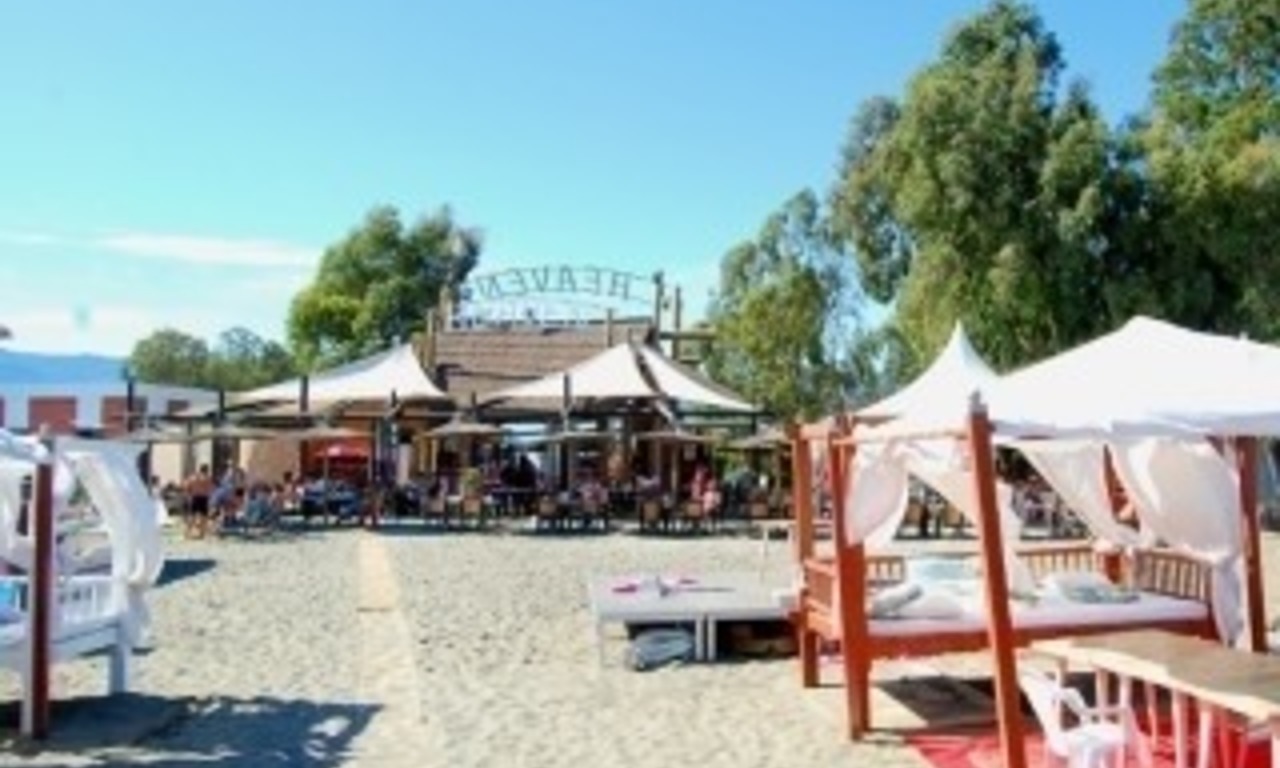 Marbella West for sale: frontline beach appartement te koop Marbella Estepona 12