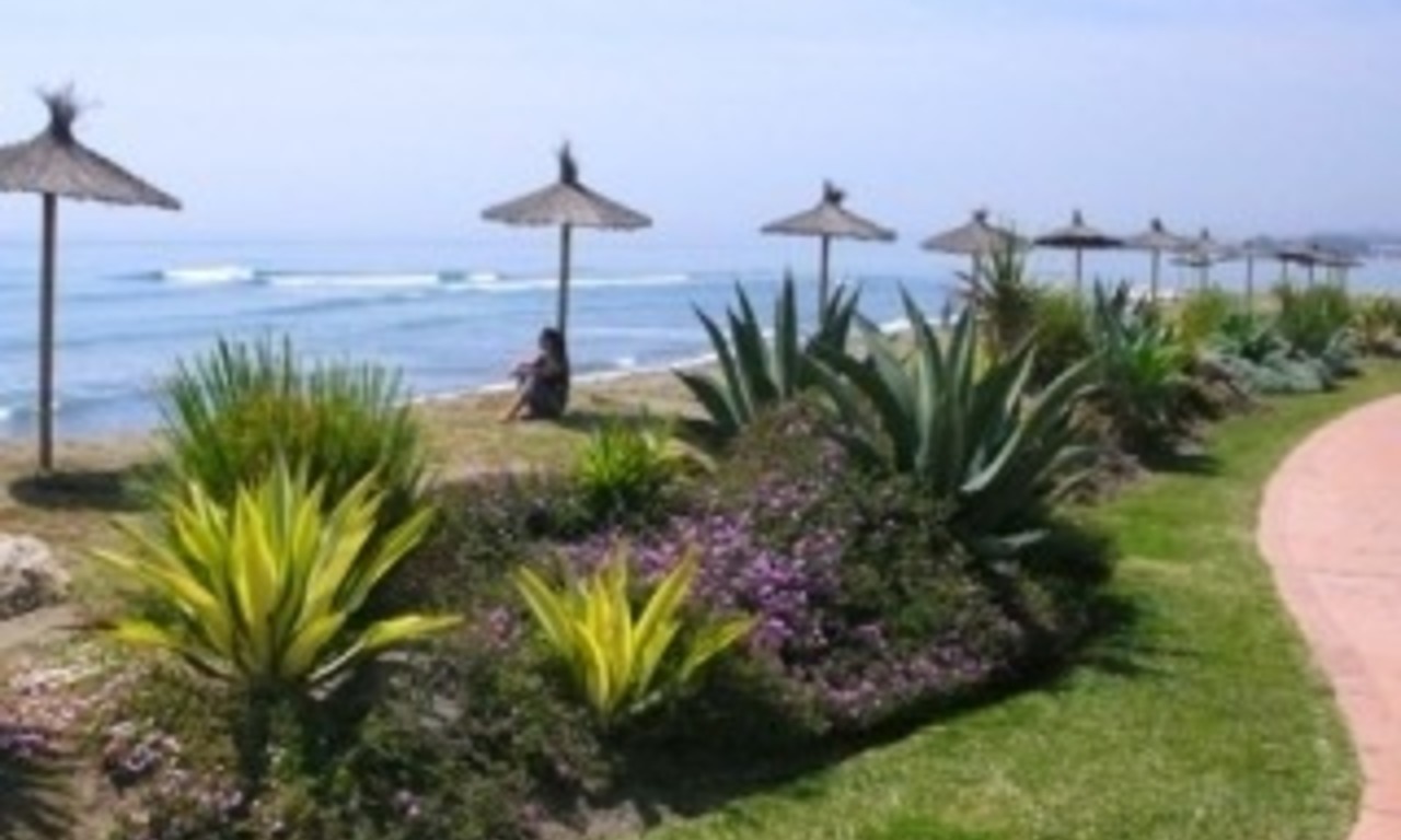 Marbella West for sale: frontline beach appartement te koop Marbella Estepona 6