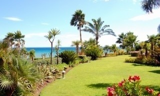 Marbella West for sale: frontline beach appartement te koop Marbella Estepona 3