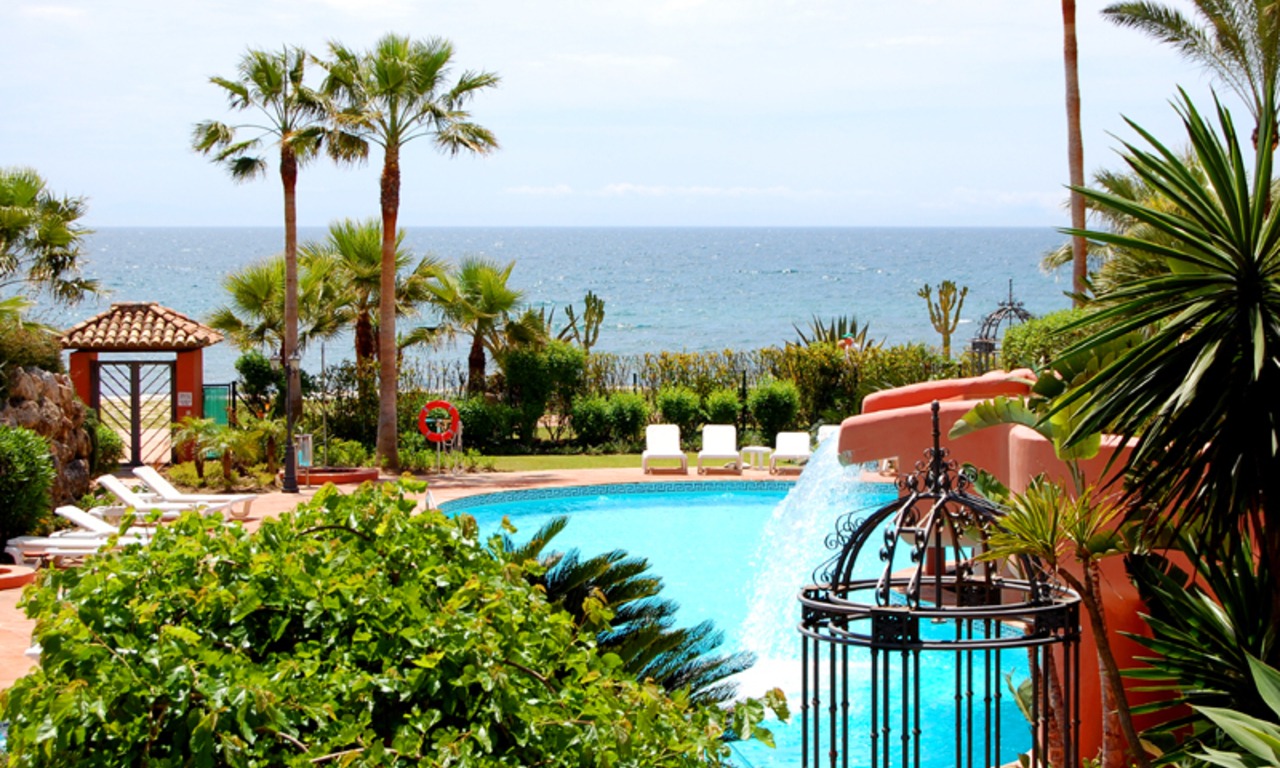 Marbella West for sale: frontline beach appartement te koop Marbella Estepona 0