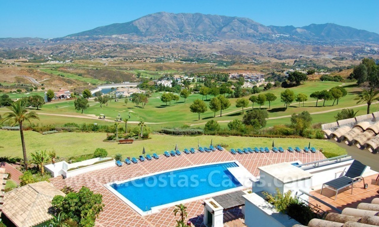 Penthouse appartement te koop in Golfresort te Mijas, Costa del Sol 1