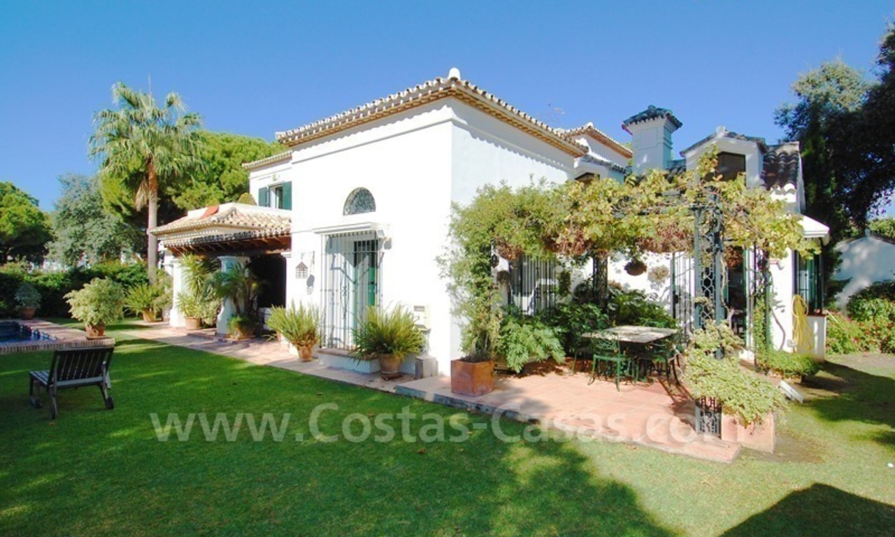 Beachside villa te koop, New Golden Mile, Marbella - Estepona 4