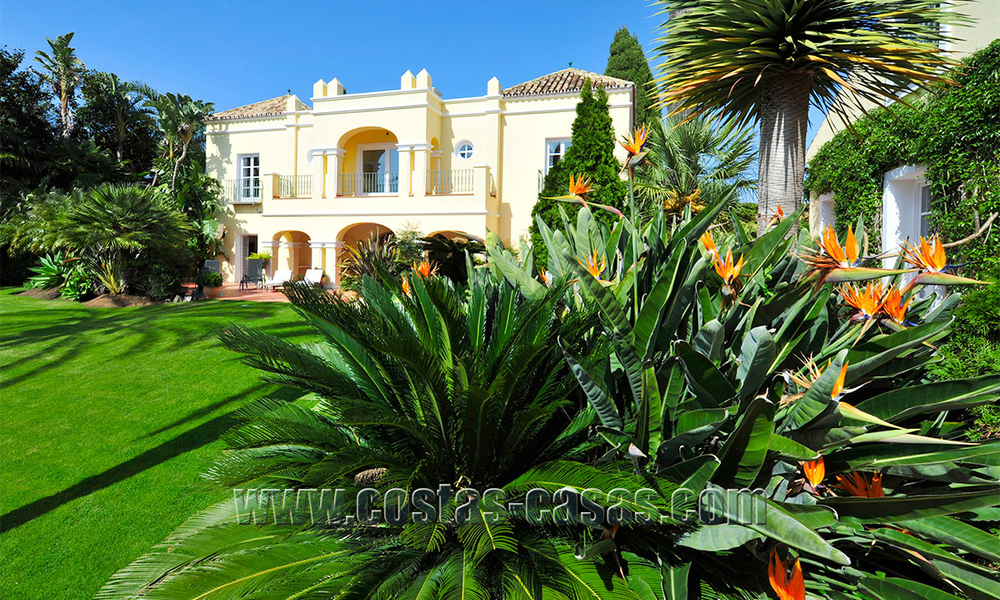 Klassiek, kasteelachtig herenhuis / villa te koop in Nueva Andalucía, Marbella 22665