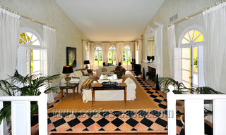 Klassiek, kasteelachtig herenhuis / villa te koop in Nueva Andalucía, Marbella 22670 
