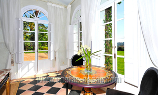 Klassiek, kasteelachtig herenhuis / villa te koop in Nueva Andalucía, Marbella 22675 