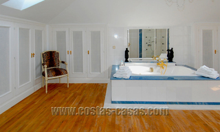 Klassiek, kasteelachtig herenhuis / villa te koop in Nueva Andalucía, Marbella 22697 
