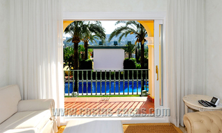 Klassiek, kasteelachtig herenhuis / villa te koop in Nueva Andalucía, Marbella 22708 