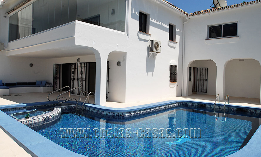 Te koop: gerenoveerde villa in Andalusische stijl te Benahavis - Marbella met zeezicht 28728