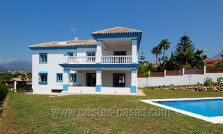 Nieuwe Andalusische stijl golf villa te koop in Nueva Andalucia te Marbella 29761 