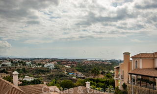 Villa te koop in Marbella – Benahavis met panoramisch golf- en zeezicht 31137 
