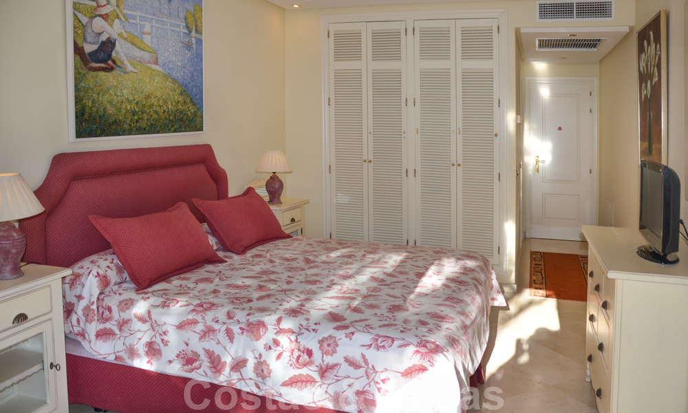 Te koop in Puerto Banus, Marbella: luxe strandappartement, penthouse met 5 slaapkamers 22468