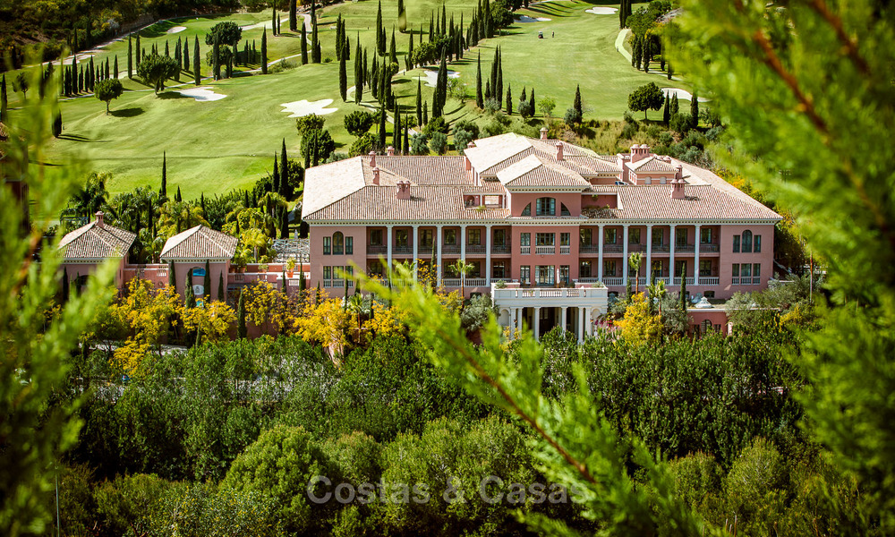 Moderne golf appartementen te koop in een 5*golfresort, New Golden Mile, Marbella - Benahavís. Laatste 4 units met extra korting 17885