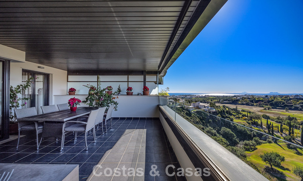 Moderne golf appartementen te koop in een 5*golfresort, New Golden Mile, Marbella - Benahavís 805591