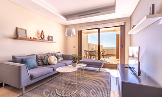 Moderne frontlijn strandappartementen op de New Golden Mile tussen Marbella en Estepona 25482 