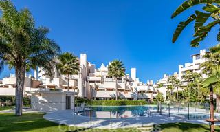Moderne frontlijn strandappartementen op de New Golden Mile tussen Marbella en Estepona 25508 