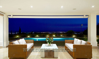 Exclusieve villa te koop in een gated en beveiligd up-market gebied van Marbella - Benahavis met zeezicht 30368 