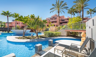 Luxe strandappartementen te koop in een eerstelijns strand resort, New Golden Mile, Marbella - Estepona 5277 