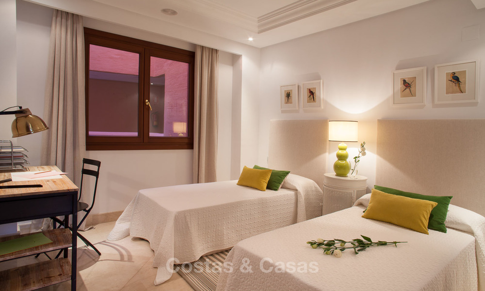 Luxe strandappartementen te koop in een eerstelijns strand resort, New Golden Mile, Marbella - Estepona 5280
