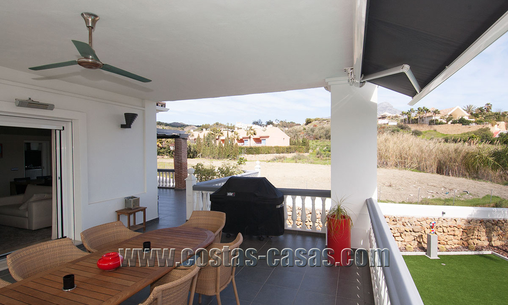 Grote en volledig gerenoveerde, moderne villa te koop in Nueva Andalucía, Marbella 30124