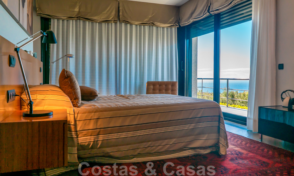 Instapklare moderne villa te koop met schitterend open zeezicht net ten oosten van Marbella centrum 32714