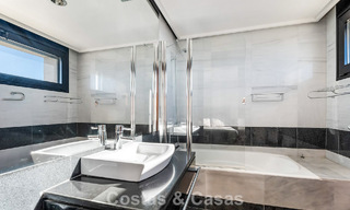 Instapklare moderne villa te koop met schitterend open zeezicht net ten oosten van Marbella centrum 787836 