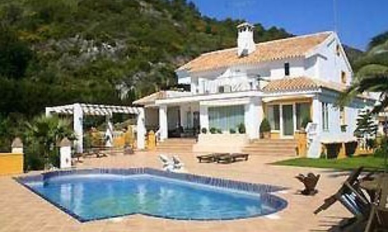 Villa te koop in Ojen - Marbella - Costa del Sol 1