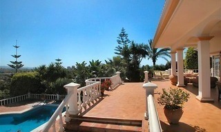 Ruime luxueuze villa te koop te midden de golfvallei van Nueva Andalucia te Marbella 1