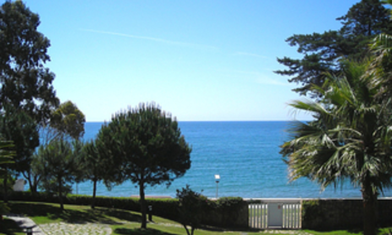 Frontline beach appartement te koop, eerste lijn strand, beachfront / first line beach, Marbella - Estepona. 0