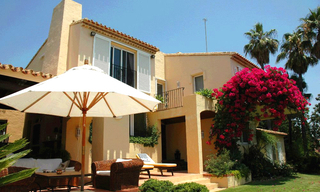 Villa te koop met 2 gastenverblijven in Marbella - Benahavis 0