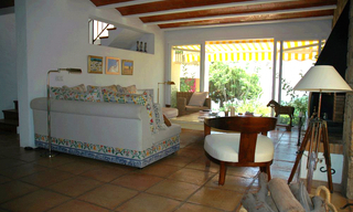 Villa te koop met 2 gastenverblijven in Marbella - Benahavis 6