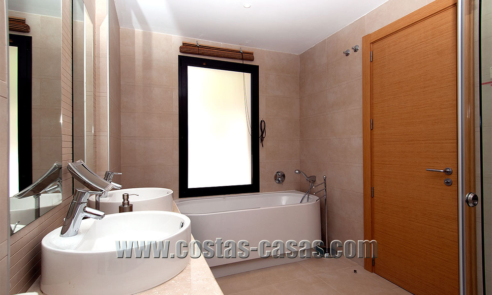 Te koop: Luxueus modern appartement in Marbella met spectaculair zeezicht 27382