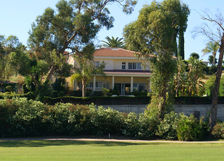 Frontline golf villa te koop in Nueva Andalucia te Marbella