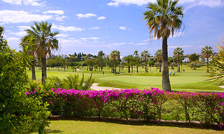 Frontline golf villa te koop, eerste lijn golf, Nueva Andalucia, Marbella 1