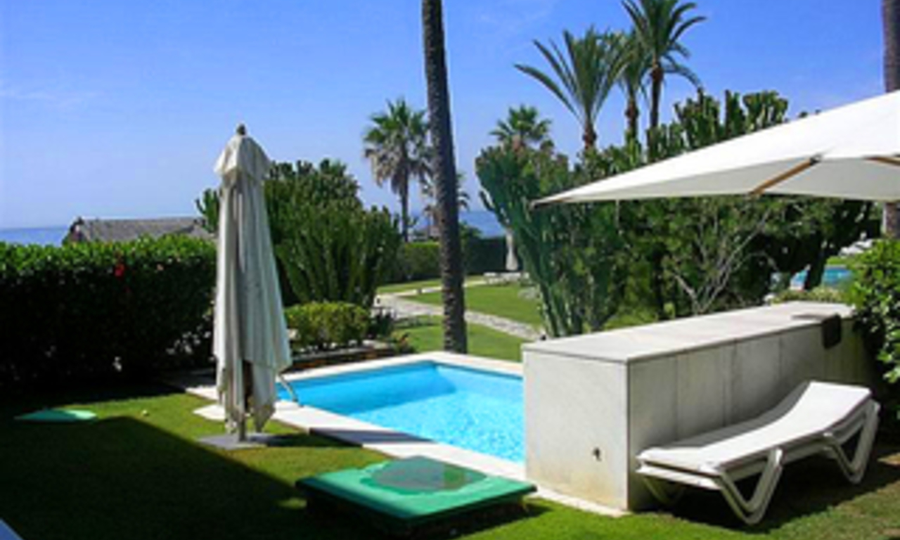 Beachfront luxe appartement te koop in Los Granados, Puerto Banus - Marbella 3