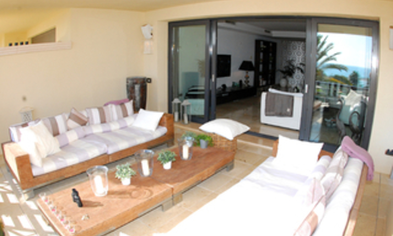 Luxe beachfront appartement te koop in Puerto Banus - Marbella 10