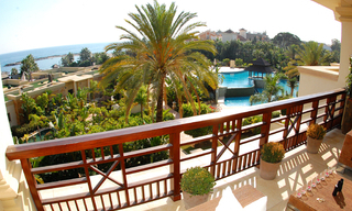 Luxe beachfront appartement te koop in Puerto Banus - Marbella 2