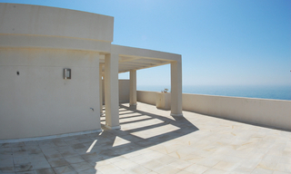 Nieuw Beachfront penthouse te koop, aan de boulevard centrum Estepona - Costa del Sol 0