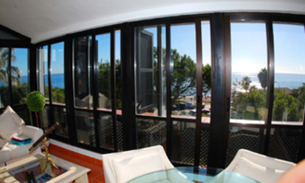 Beachfront penthouse appartement te koop in Elviria, East Marbella 6