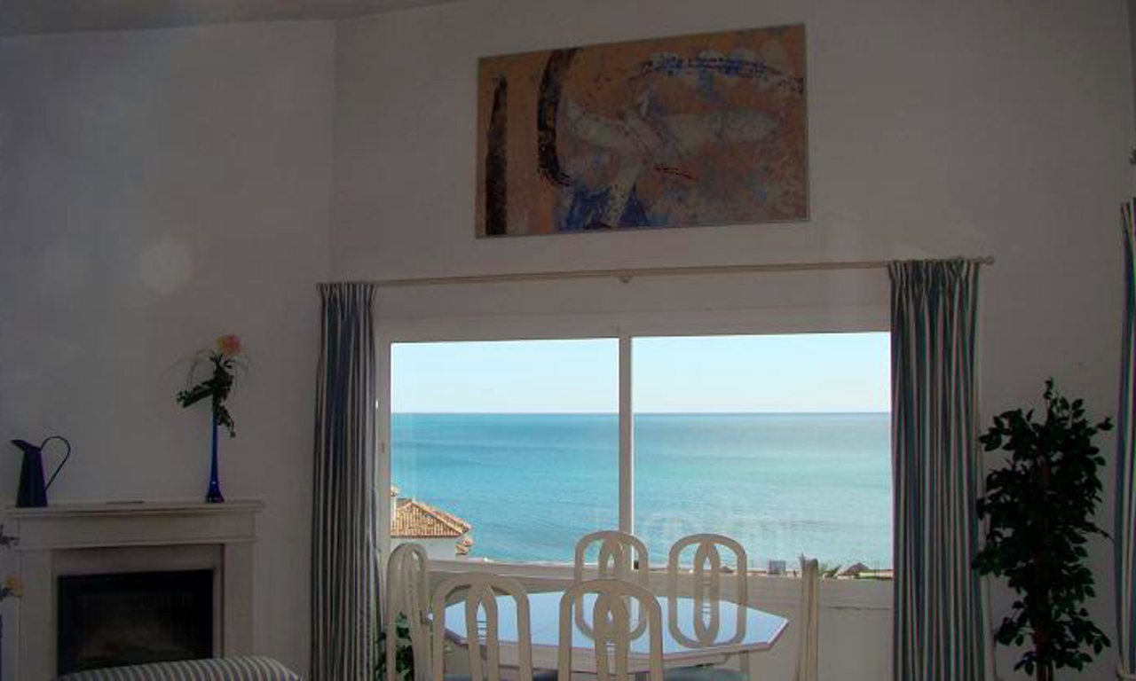 Beachfront penthouse appartement te koop in Estepona 7