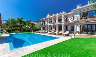 Luxe villa te koop met open zeezicht in Sierra Blanca, Marbella 22210 